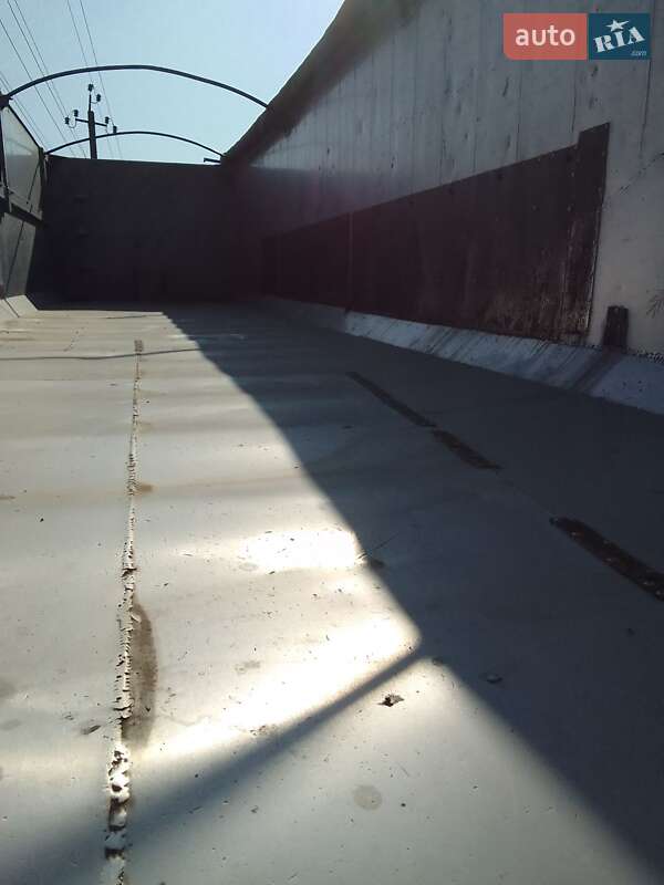 Самоскид причіп Kelberg SKBT 1998 в Кілії