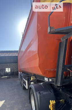 Самоскид напівпричіп Kempf SK 2013 в Дніпрі