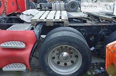 Тягач Kenworth T2000 2002 в 