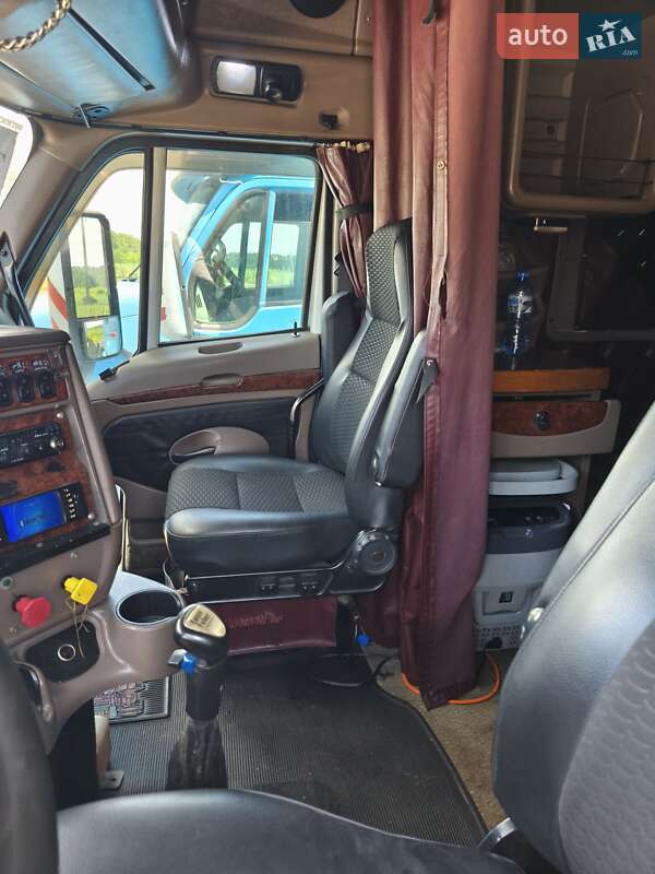 Тягач Kenworth T2000 2002 в Калиновке