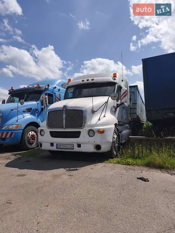 Тягач Kenworth T2000 2002 в Калиновке