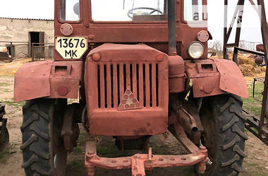 Трактор сільськогосподарський ХТЗ Т-16 1980 в Очакові