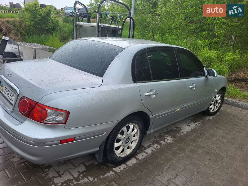 Седан Kia Amanti 2005 в Львове