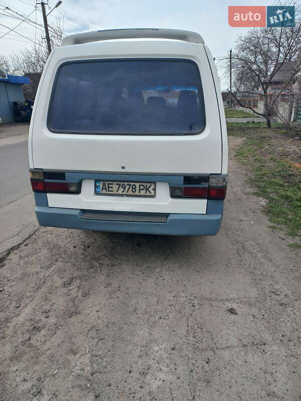 Минивэн Kia Besta 1998 в Решетиловке