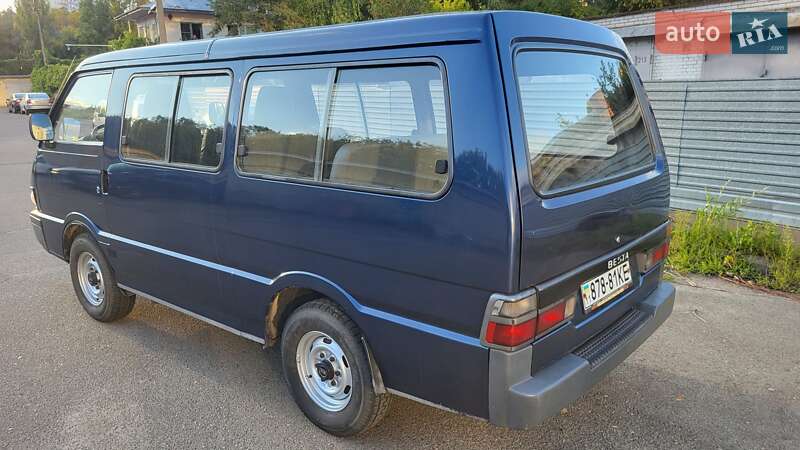 Мінівен Kia Besta 1998 в Києві