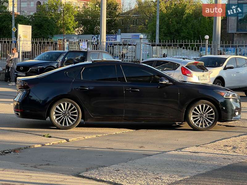Седан Kia Cadenza 2017 в Харькове