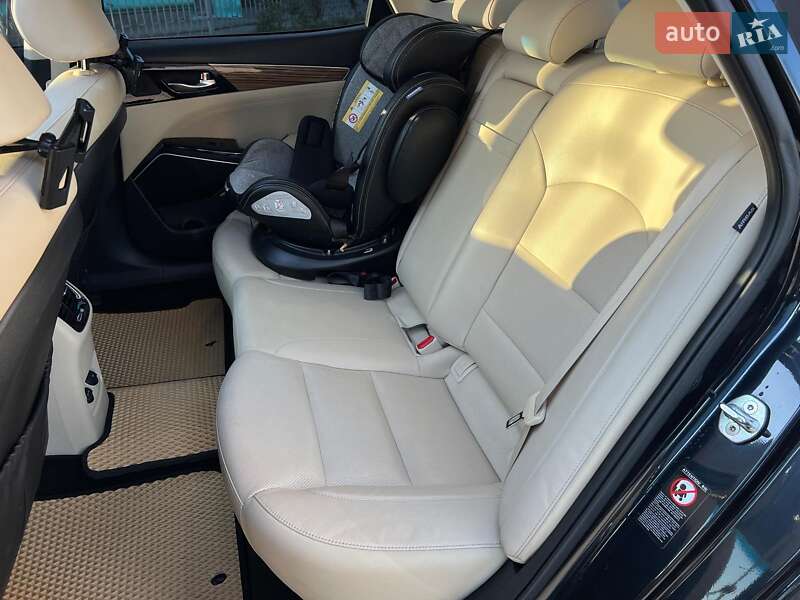 Седан Kia Cadenza 2017 в Харькове