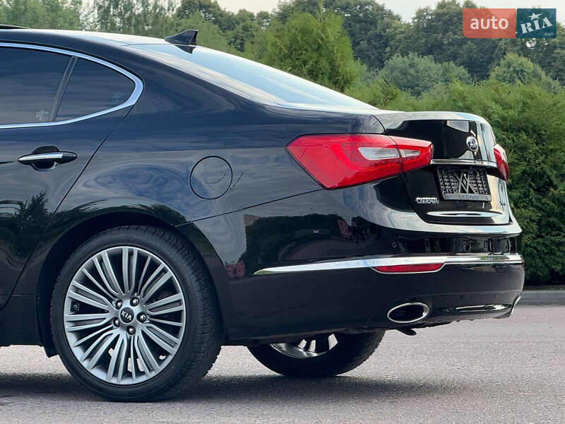 Седан Kia Cadenza 2013 в Дрогобыче