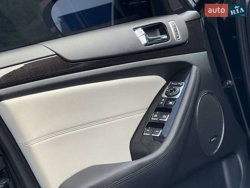 Седан Kia Cadenza 2013 в Дрогобыче