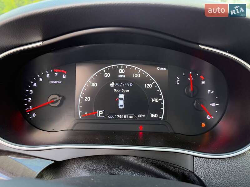 Седан Kia Cadenza 2013 в Дрогобыче