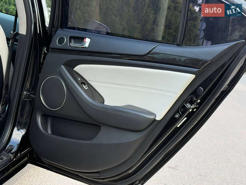 Седан Kia Cadenza 2013 в Дрогобыче