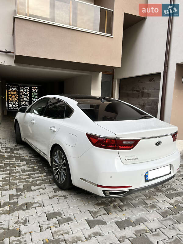 Седан Kia Cadenza 2017 в Днепре