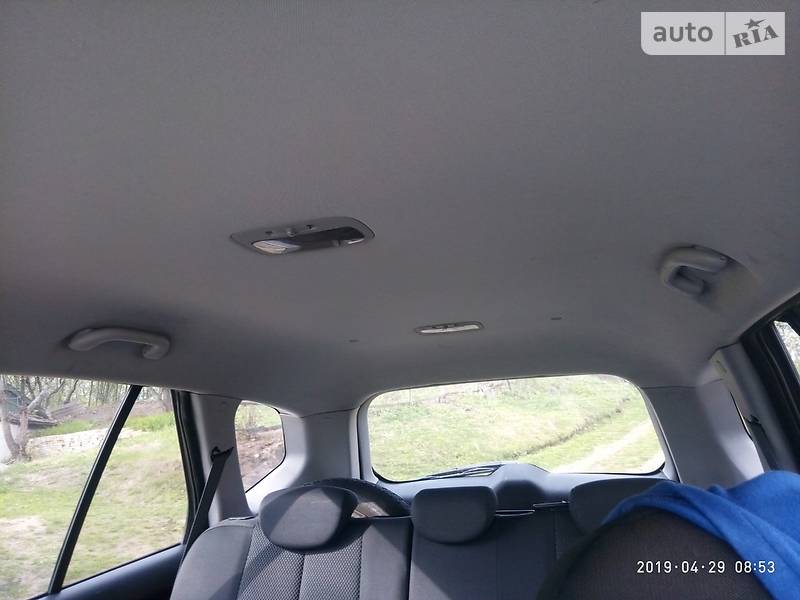 Позашляховик / Кросовер Kia Carens 2008 в Києві