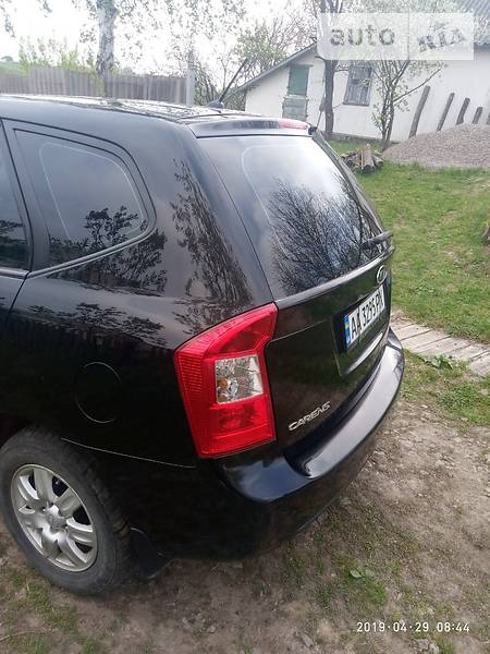 Позашляховик / Кросовер Kia Carens 2008 в Києві