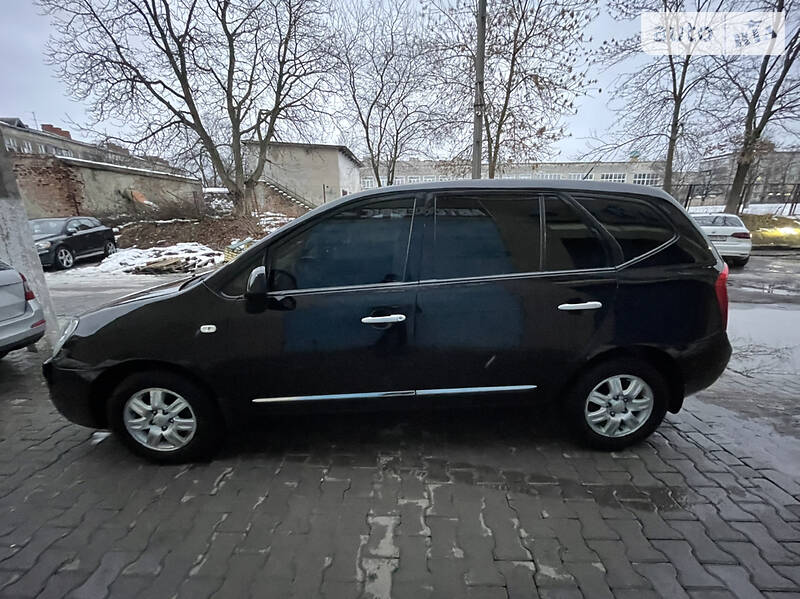 Мінівен Kia Carens 2007 в Дрогобичі