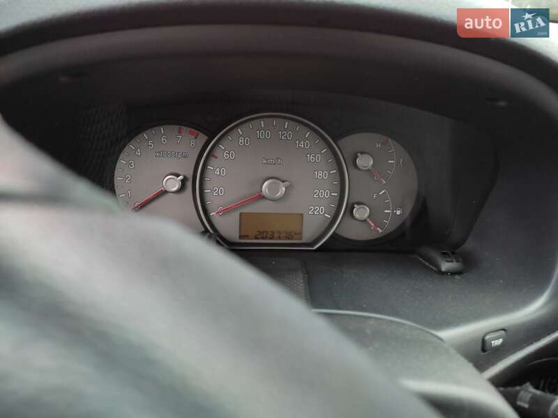 Мінівен Kia Carens 2007 в Покрові