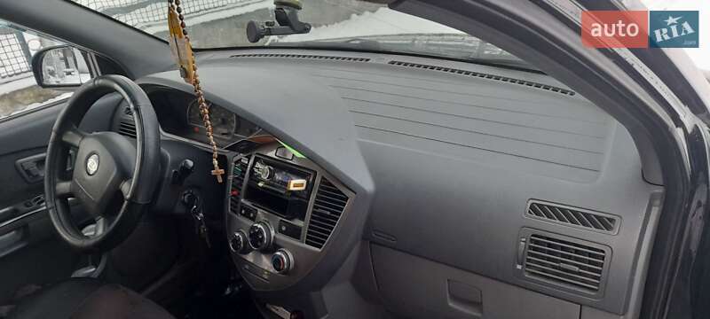 Мінівен Kia Carens 2004 в Жмеринці