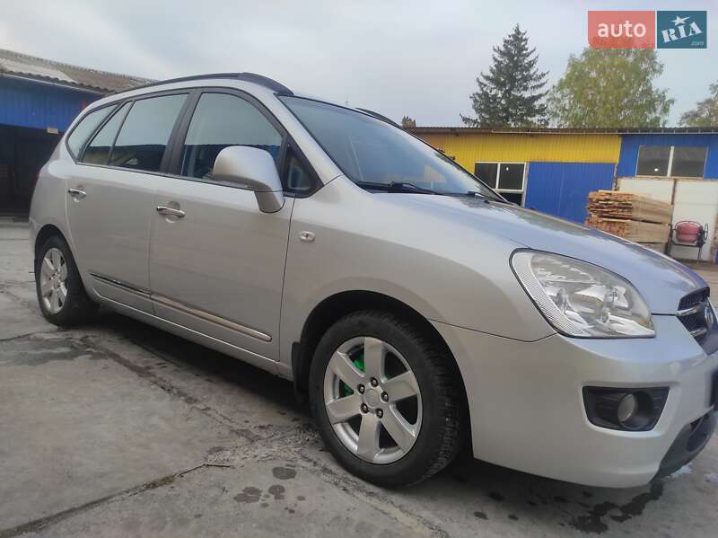 Минивэн Kia Carens 2007 в Красилове