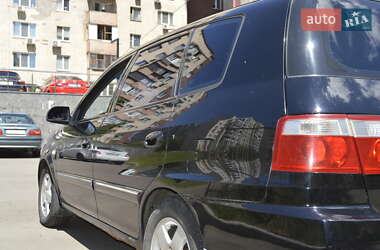 Мінівен Kia Carens 2005 в Києві