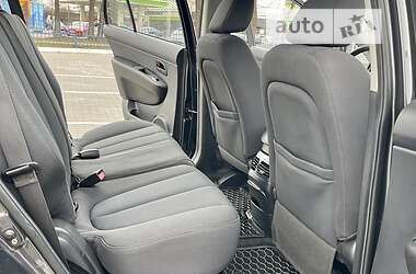 Минивэн Kia Carens 2008 в 