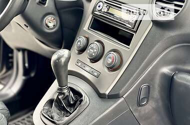 Минивэн Kia Carens 2008 в 