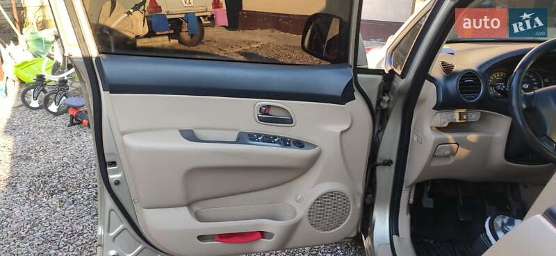 Минивэн Kia Carens 2008 в Броварах