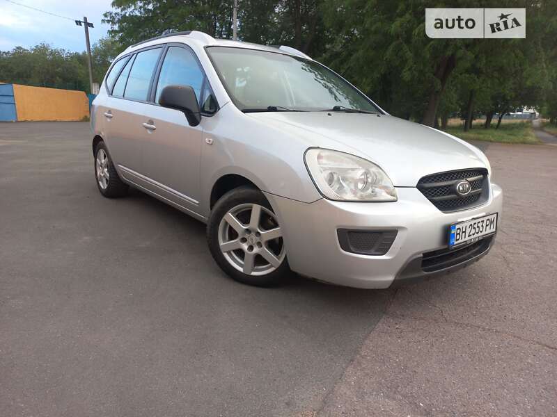 Минивэн Kia Carens 2006 в 