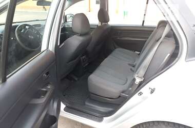 Минивэн Kia Carens 2006 в 