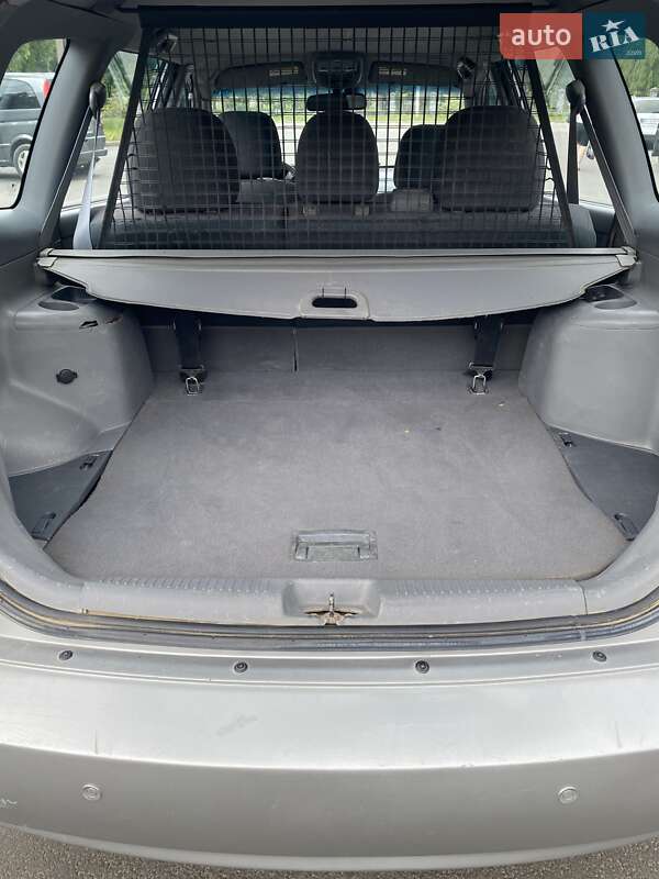 Минивэн Kia Carens 2003 в Новояворовске фото 11 Минивэн Kia Carens 2003 в Новояворовске