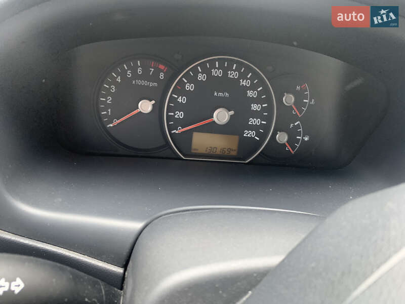 Мінівен Kia Carens 2008 в Києві фото 13 Мінівен Kia Carens 2008 в Києві