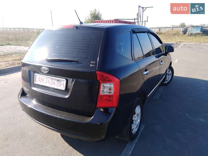 Минивэн Kia Carens 2008 в Киеве