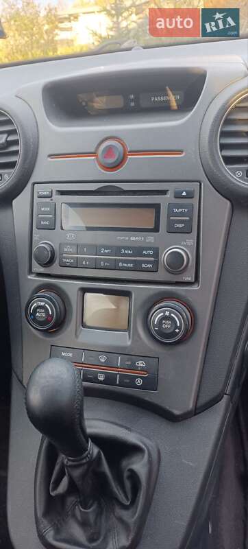 Мінівен Kia Carens 2006 в Ковелі