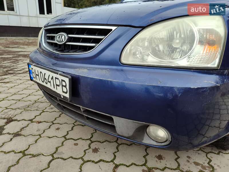 Мінівен Kia Carens 2002 в Чорноморську