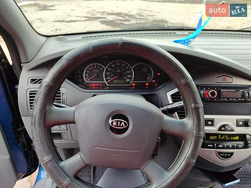 Мінівен Kia Carens 2002 в Чорноморську