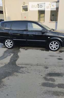 Минивэн Kia Carens 2006 в Виннице