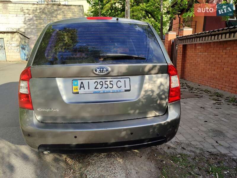 Мінівен Kia Carens 2010 в Києві