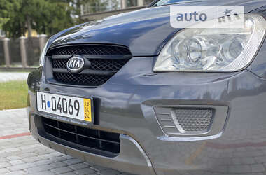 Минивэн Kia Carens 2008 в Староконстантинове