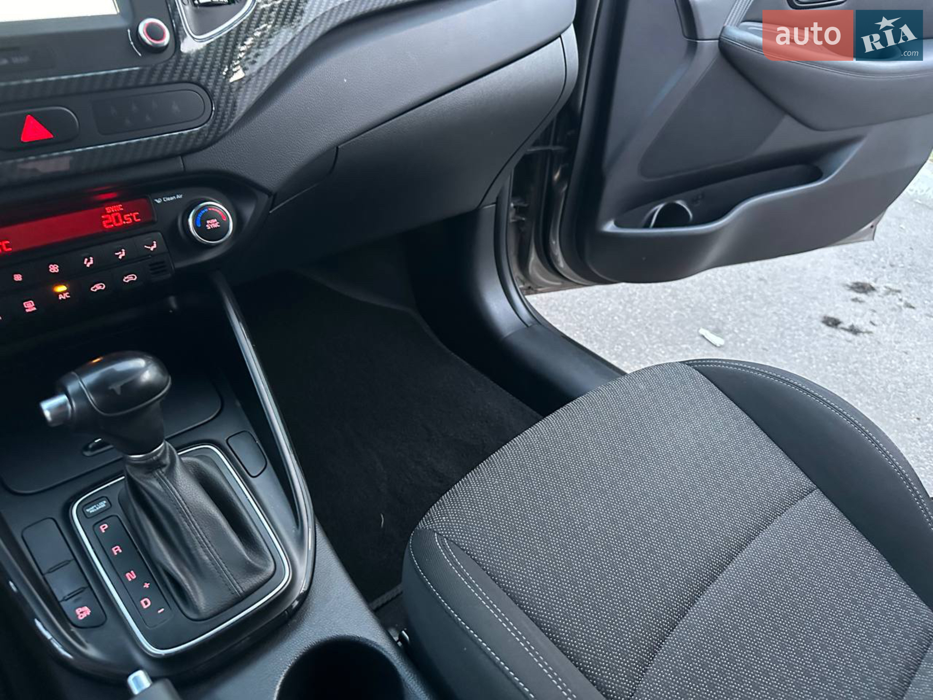 2017 Kia Carens - мініатюра 44