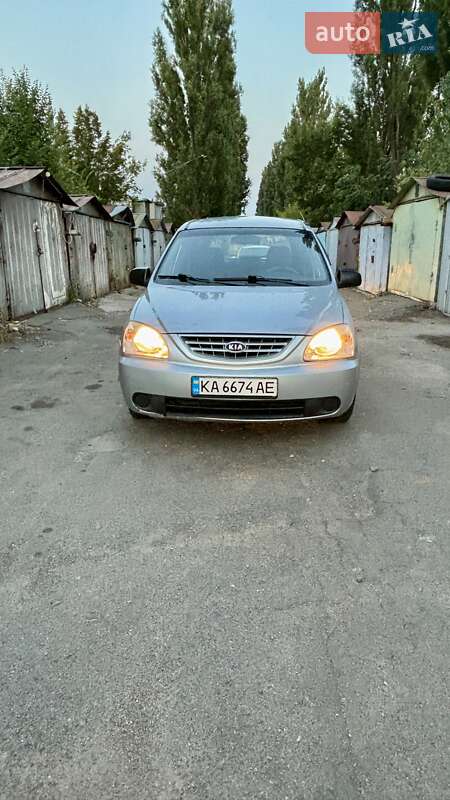 Мінівен Kia Carens 2006 в Києві
