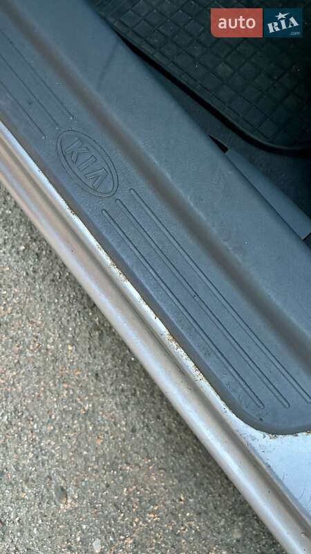 Мінівен Kia Carens 2006 в Києві