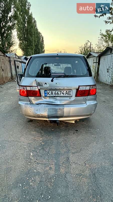 Мінівен Kia Carens 2006 в Києві