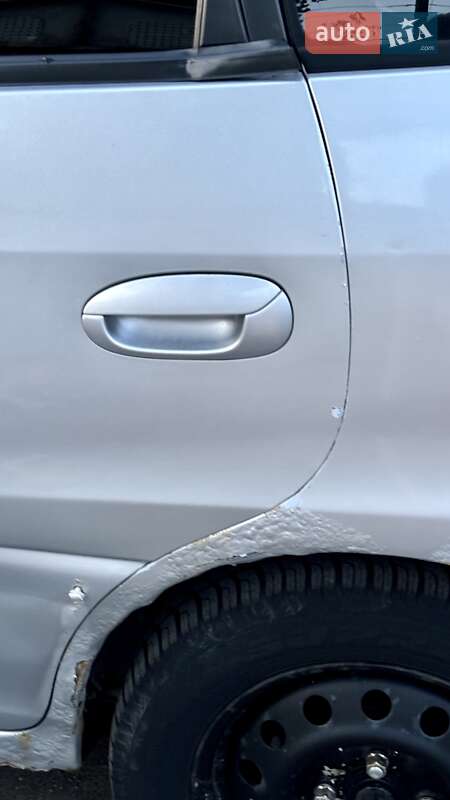 Мінівен Kia Carens 2006 в Києві