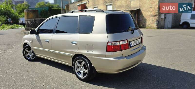 Мінівен Kia Carens 2004 в Києві