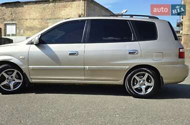 Мінівен Kia Carens 2004 в Києві