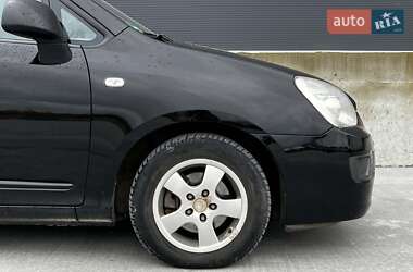 Минивэн Kia Carens 2006 в Львове