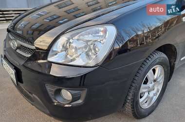 Минивэн Kia Carens 2008 в Запорожье