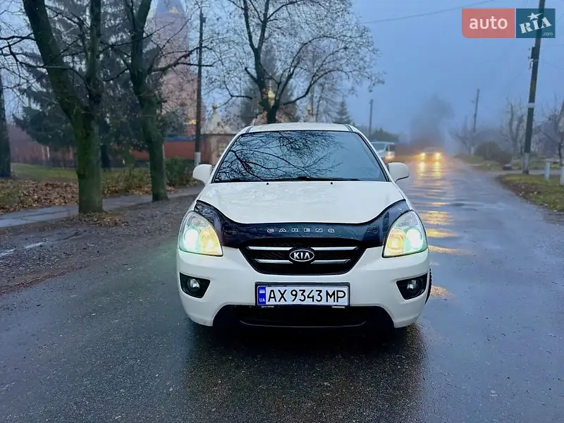 Минивэн Kia Carens 2008 в 