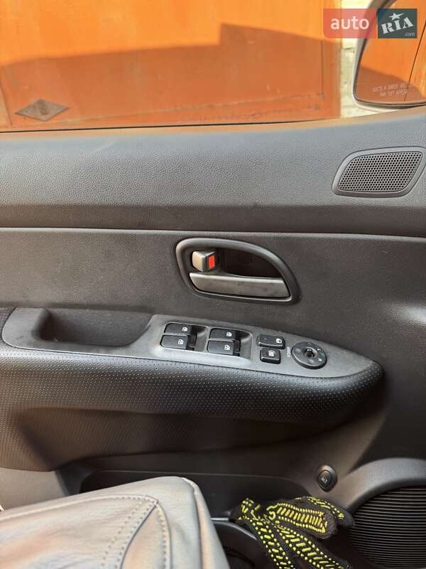 Минивэн Kia Carens 2006 в Луцке фото 5 Минивэн Kia Carens 2006 в Луцке