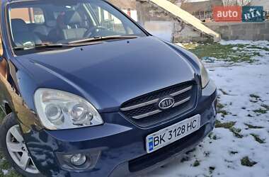 Минивэн Kia Carens 2006 в Березному