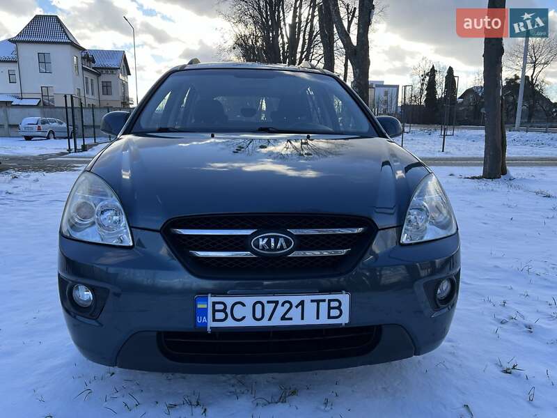 Мінівен Kia Carens 2009 в Стрию